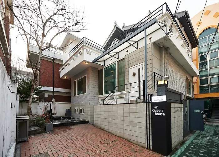 Queen House Hongdae